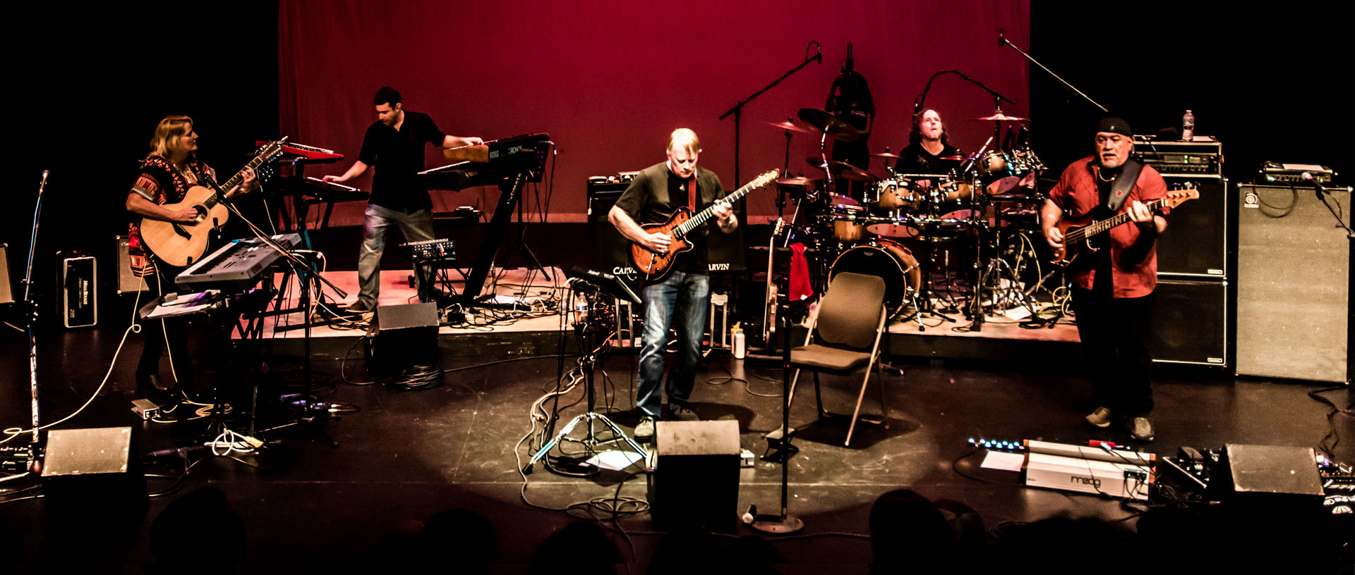 The Steppes live – front view
